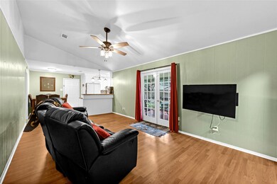 1503 Alta Vista Dr, Alvin, TX 77511 - photo 4