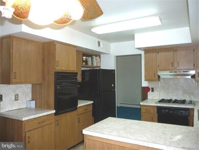 143 Hickory Corner Rd, East Windsor, NJ 08520 - photo 7