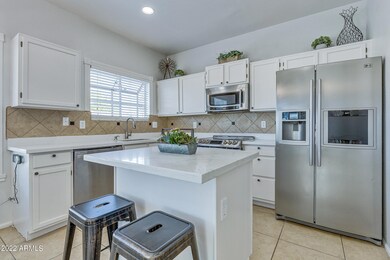 1226 E Hearne Way-12