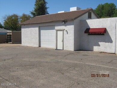 GARAGE & WORKSHOP