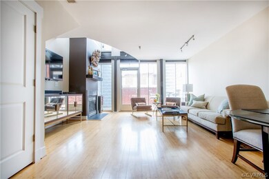 OPEN LIVING FLOOR PLAN WITH NATURAL LIGHT.
