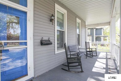 124 8th St, Lincoln, IL 62656 - photo 3