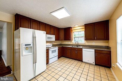 9410 Loch Leven Ct, Laurel, MD 20723 - photo 4