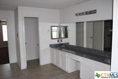 403 Juniper Cir, Copperas Cove, TX 76522 - photo 3