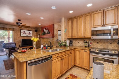 5384 Ent de Sabino Kitchen Pic 1