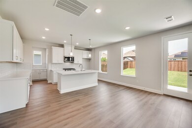 524 Marcus Ln, Crowley, TX 76036 - photo 4