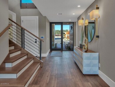 005_FOYER