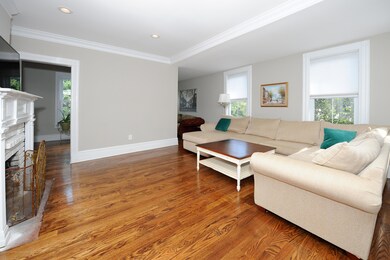 006_Family Room1