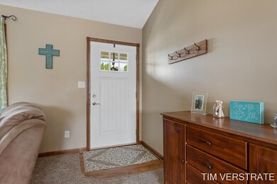 916 Fairwood Ct, Jenison-15