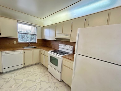 4700 Lucerne Lakes Blvd W unit 407, Lake Worth, FL 33467 - photo 2