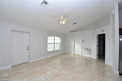 OPEN ENTRY FLOOR PLAN!