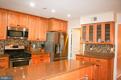 5800 Cartina Terrace, Rockville, MD 20852 - photo 4