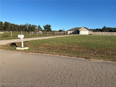 1402 Thompson Ln, Cedarville, AR 72932 - photo 2