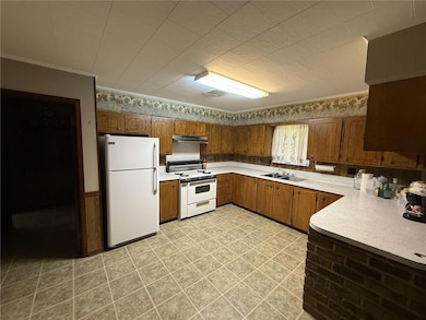 226 Roderick St, Ville Platte, LA 70586 - photo 2