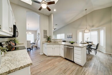 1038 E Hearne Way-11