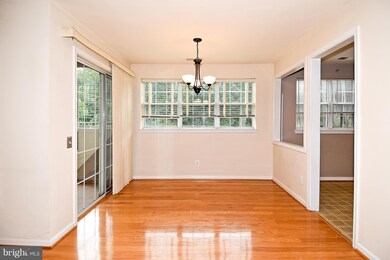 9262 Cardinal Forest Ln unit A, Lorton, VA 22079 - photo 7