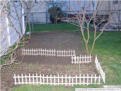 182 Mcclean Ave, Staten Island, NY 10305 - photo 4