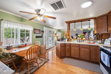 06-Kitchen & Dining