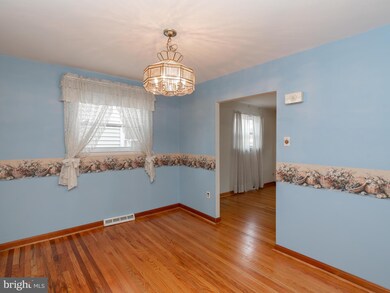 20 N Ridgeway Ave, Glenolden, PA 19036 - photo 6