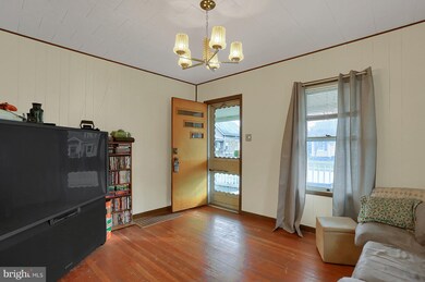 471 S 4th St, Chambersburg, PA 17201 - photo 4