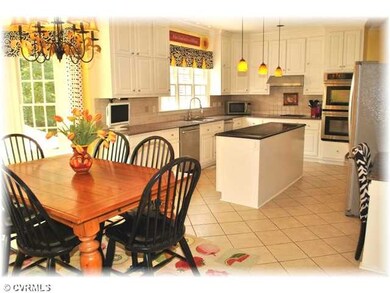 Kitchen - View of Breakfast Area toward Kitchen