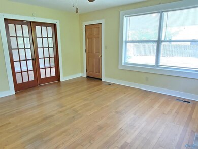 423 W Laurel St, Scottsboro, AL 35768 - photo 6