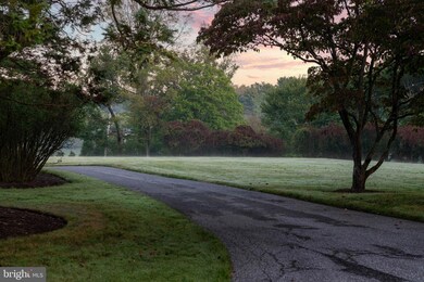 8555 Hill Spring Dr, Lutherville Timonium, MD 21093 - photo 5