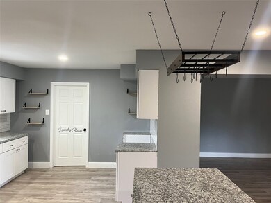 4914 Teton St, Houston, TX 77033 - photo 4