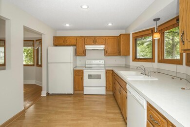 9811 Juniper St NW, Coon Rapids, MN 55433 - photo 2