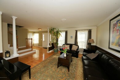 6-Living Room-27 Galloping Brook Dr.jpg