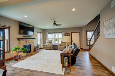 6288 Stone Gate Dr, Fitchburg, WI 53719 - photo 4