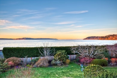 8235 Talbot Rd, Edmonds, WA 98026 - photo 4
