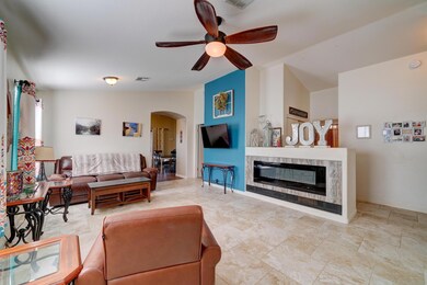 975 E Greenlee Ave-5