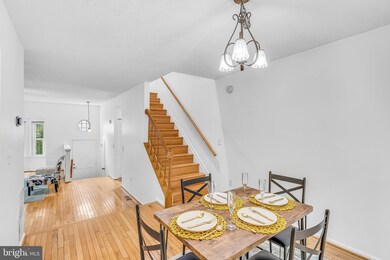 3625 Buckeye Ct, Fairfax, VA 22033 - photo 7