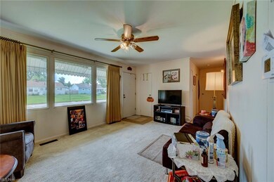 4309 Charleston Ave, Lorain, OH 44055 - photo 2