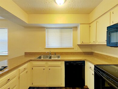 4555 Chestergate Dr, Spring, TX 77373 - photo 6