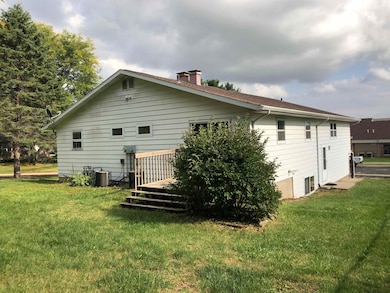 705 Willow Run St, Cottage Grove, WI 53527 - photo 3