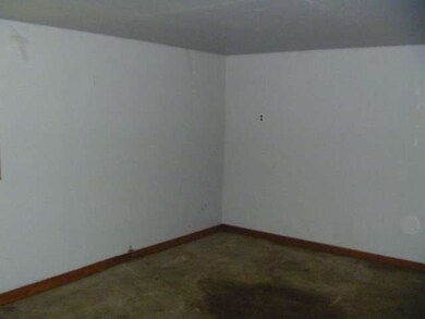 507 Apache Ave, Carpentersville, IL 60110 - photo 2