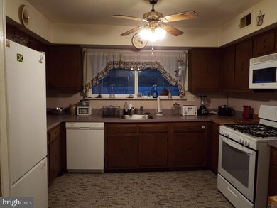 1631 Lawncrest Ln, Clementon, NJ 08021 - photo 3