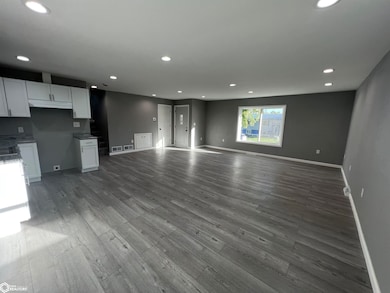 2002 Ridgeway Dr, Denison, IA 51442 - photo 6