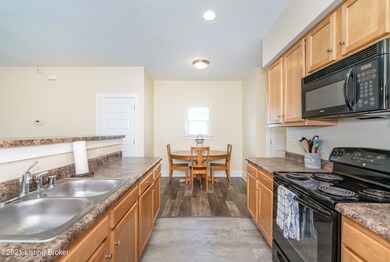 1320 E Elm St NA-19