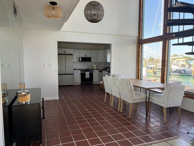 7675 Bayshore Dr, Treasure Island, FL 33706 - photo 5