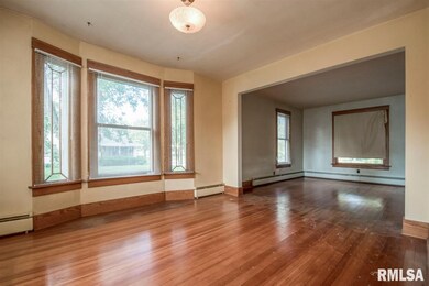 1033 W 15th St, Davenport, IA 52804 - photo 6