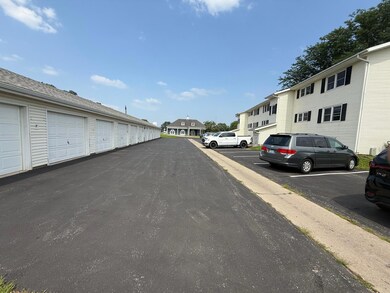 1903 Greenview Place SW unit 3, Rochester, MN 55902 - photo 2