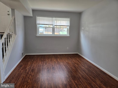 9812 Hagel Cir, Lorton, VA 22079 - photo 4