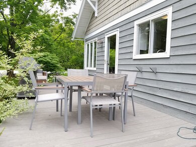 Deck (2)