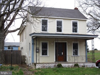 1133 Glasgow St, Pottstown, PA 19464 - photo 2