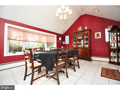 2151 W Greenleaf St, Allentown, PA 18104 - photo 6