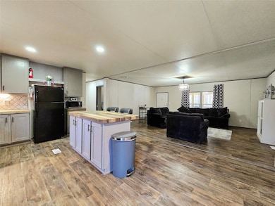 688 Vz County Road 4910, Ben Wheeler, TX 75754 - photo 3