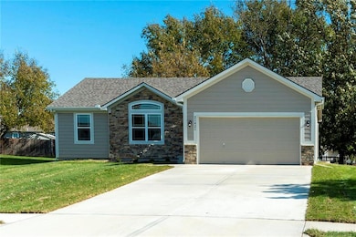 21421 Noble St, Spring Hill, KS 66083 - photo 4